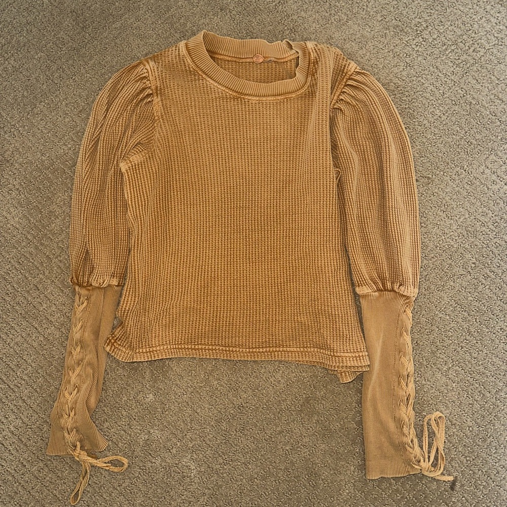NWOT FREE PEOPLE SWEATER